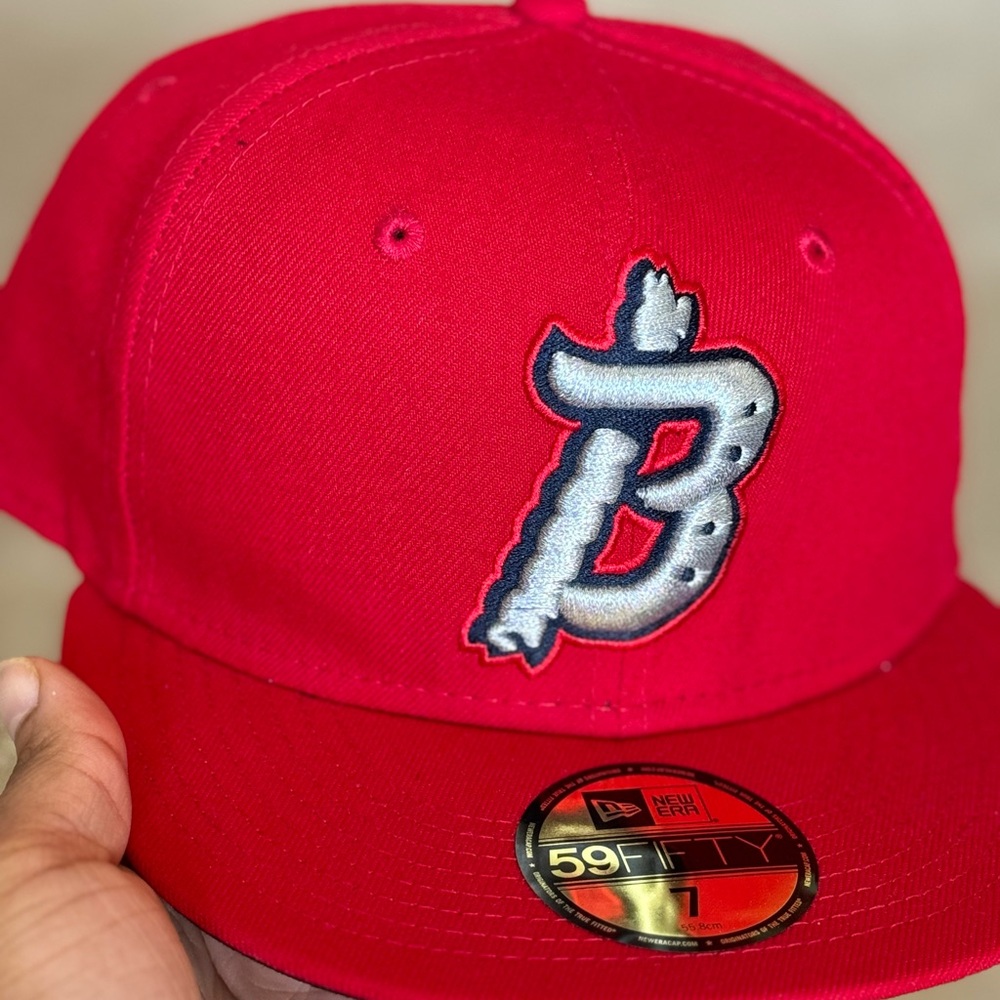Men’s Fitted Hat ! Like new